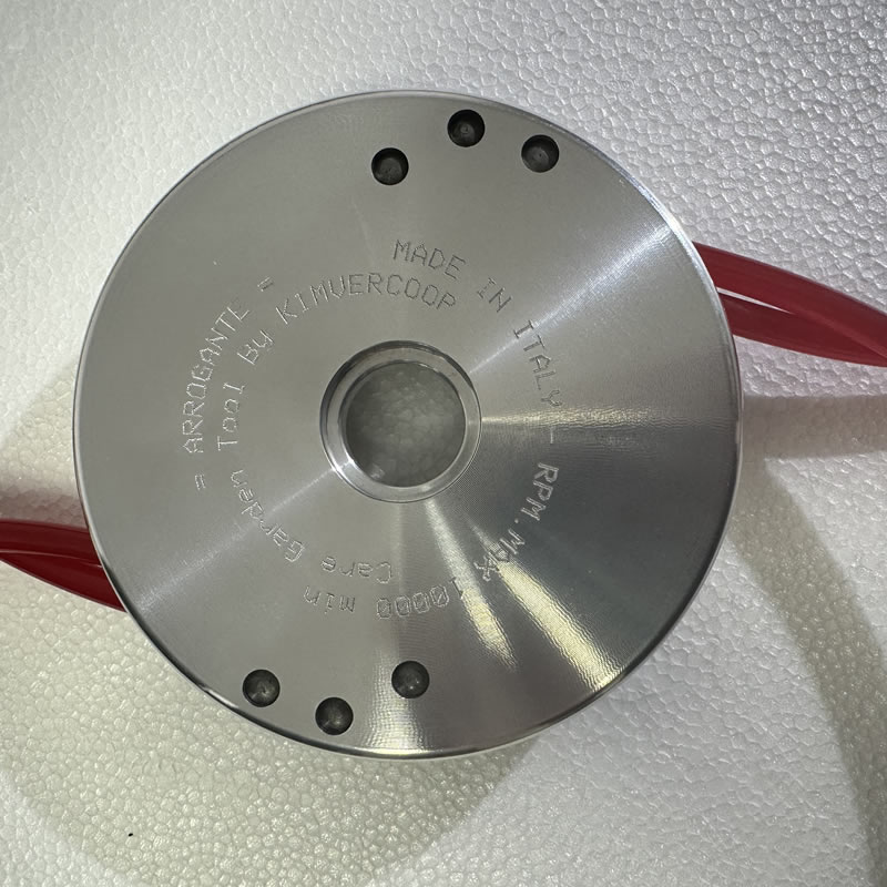 Tête de débroussailleuse modèle Arrogante pour fil de 6 mm
